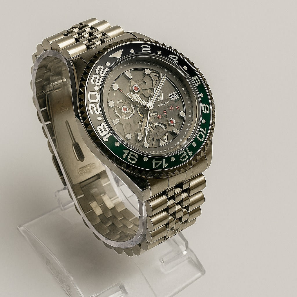 Rolex GMT-Master II in Oystersteel Green and Black